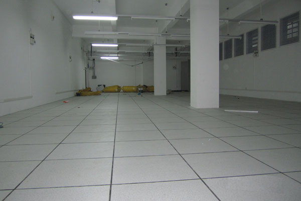 1624513874592304.jpg 农村信用社机房.jpg